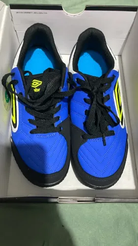 Chuteira Umbro pro challenger 