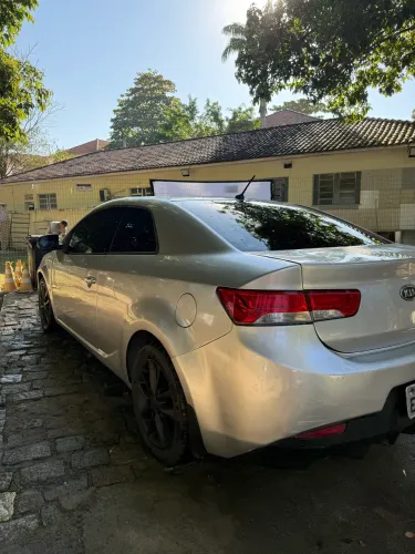 Kia Motors Cerato Koup 2.0 16V Aut. 2012