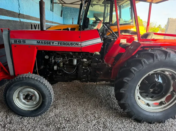 Vendo trator 265