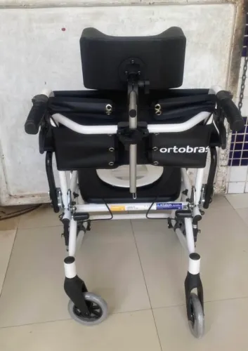Cadeirante de banho adulto