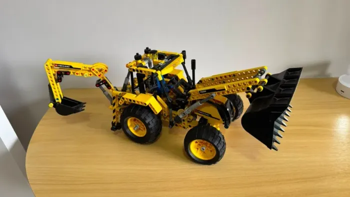 Retroescavadeira LEGO - montado