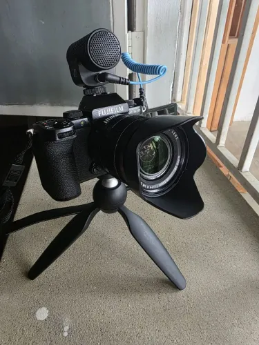 Kit Vlogger Fuji X-S10 + Lente 18-55 + Mic Sennheiser