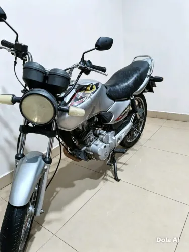 Vende-se Titan 125 completa 2001