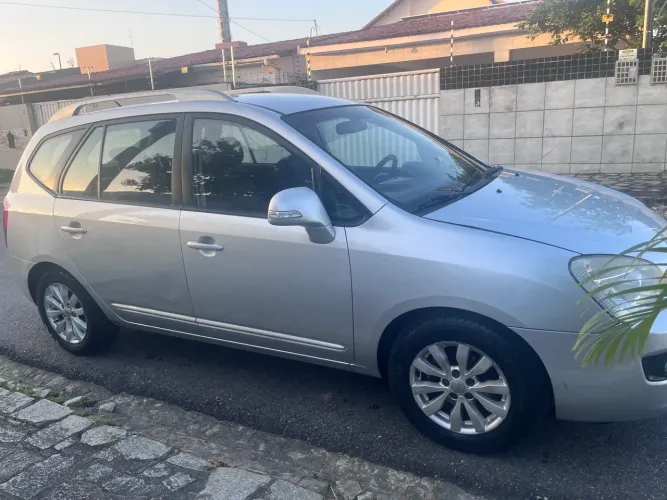Kia Motors Carens EX 2.0 16V Aut. 2011