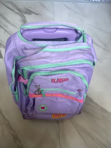 Mochila escolar com rodinhas Up4you (ótimo estado)!
