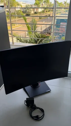 Monitor Gamer ASUS 32? QHD 144Hz Curvo - VG32V