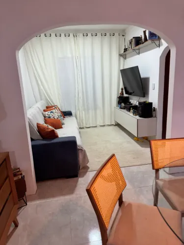 VENDO CHAVE - CASA REFORMADA