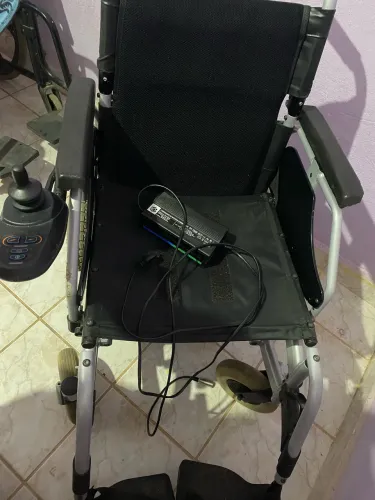 Cadeira de rodas elétrica