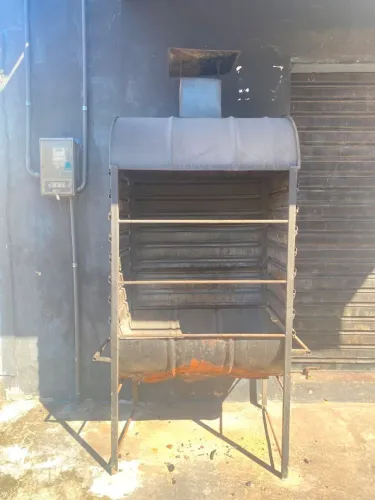 Churrasqueira para galeto e carnes