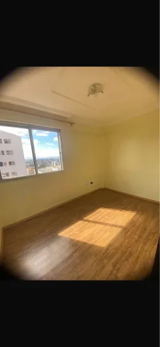 Vaga feminina em apartamento central