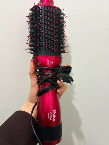 Escova secador Philco. Bivolt, praticamente nova!