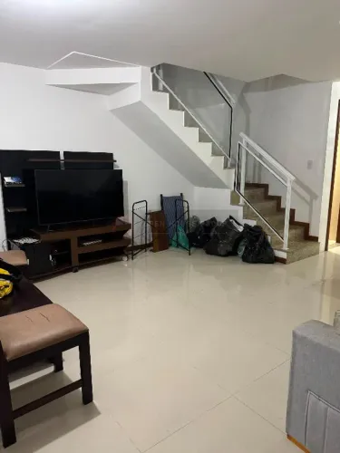 (Baixou) Casa 2 quartos em Itaipu com suíte em condomínio barato.