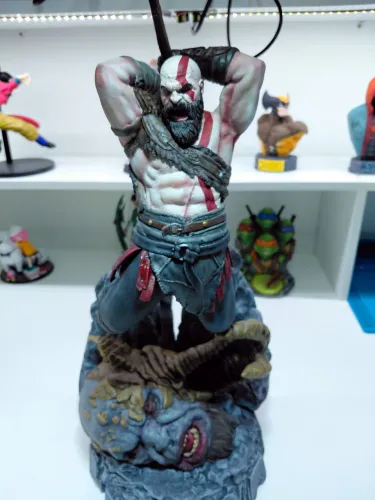 Figure kratos escala 1/6