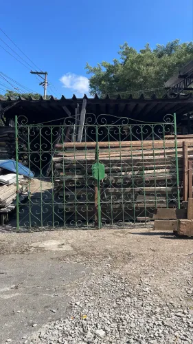Portão de Entrada para Garagem - Antigo 