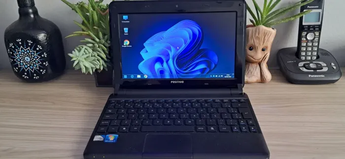 Notebook Positivo Mobo 5500 Intel Atom N2600, 2Gb Ram, HD 320Gb, Tela 10"