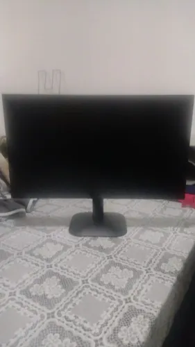 Vendo monitor aoc 120hz (obs:imagem ruim pq meu cll é ruim)