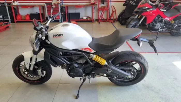 Motocicleta Ducati Monster 797