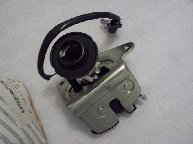 palio 2003/2007 fechadura tampa traseira nova original