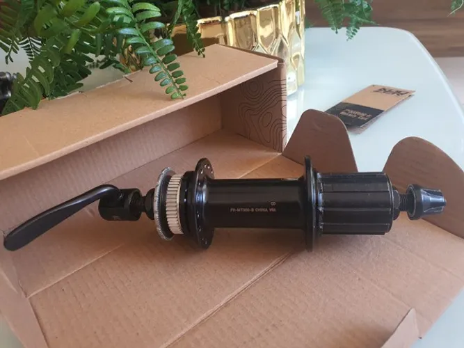 Cubo shimano FH-MT200-B