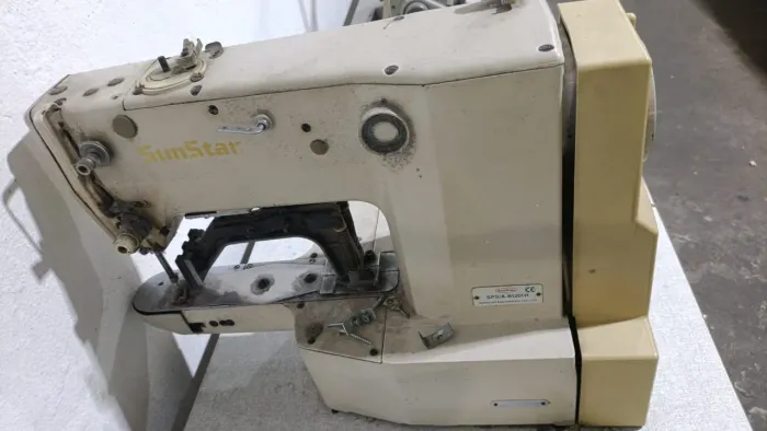 Máquina de Costura caseadeira