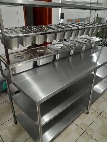 MESA BANCADA CONDIMENTADORA PIZZARIA COM TAMPAS, SOB MEDIDA!