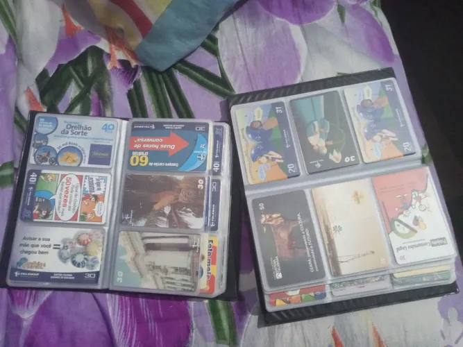 Cartões telefônicos (cada pasta contém 240 cartões total de cartões 480)