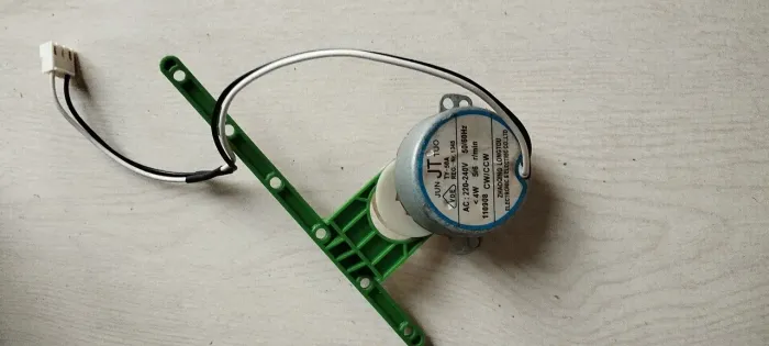 Motor aletas internas climatizador Consul 220v