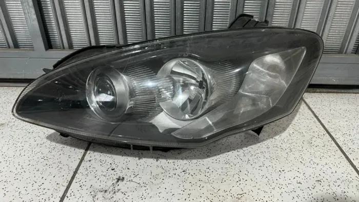Farol Idea 2011 a 2014 esquerdo 