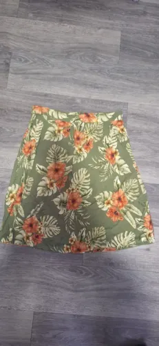 Saia floral verde tam G