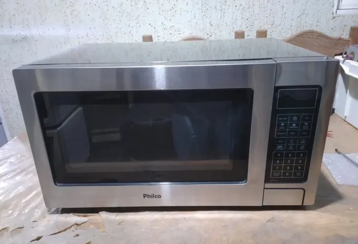 Microondas Philco 30 litros preto inox