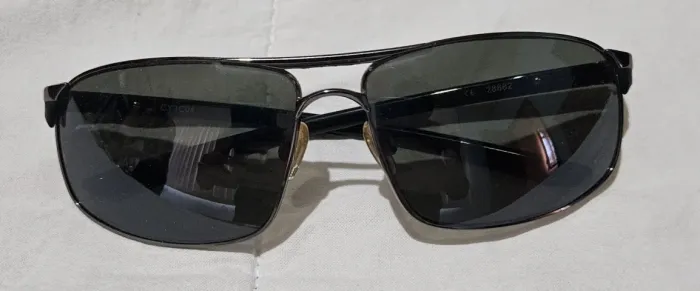 Óculos escuros de sol - SG-SunGlasses Unissex, usado apenas 2 vezes