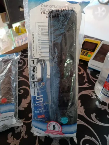Filtro de linha 5 tomadas com proteção - Novo