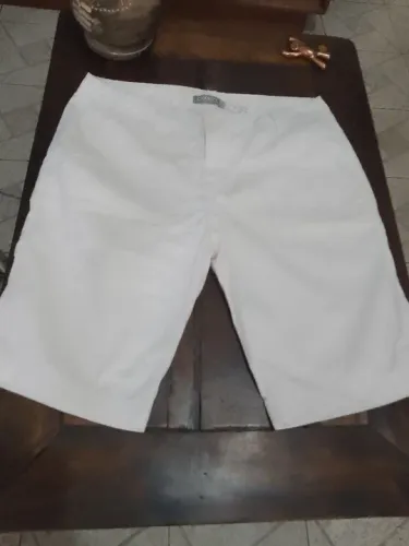 Bermuda masculina OXER. 46 branca