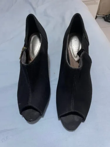 Bota  Peep Toe Preta camurça 