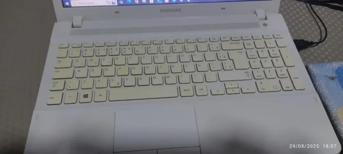 Notbook ATIV Book2 NP270E5G-KD2BR - Usado 