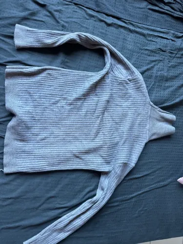 Blusa de gola alta Cinza Elegante