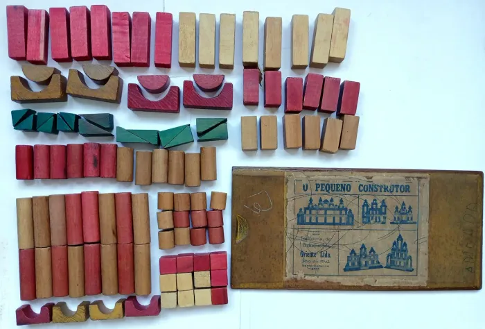 Brinquedo educativo O Pequeno Construtor