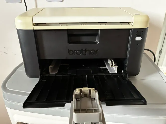 Impressora Brother laser HL- 1212W preto/ branco