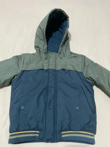 Jaqueta puffer infantil com capuz - ideal para o inverno!
