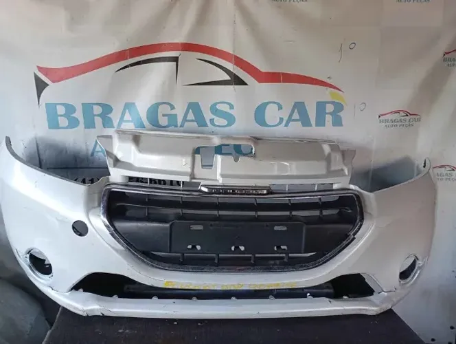 Parachoque dianteiro Peugeot 208