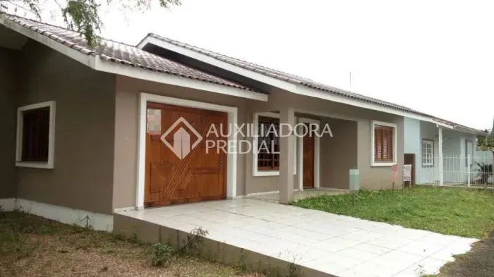 Casa 02 dormitórios com piscina á venda - Bairro Universitário - Lajeado/RS