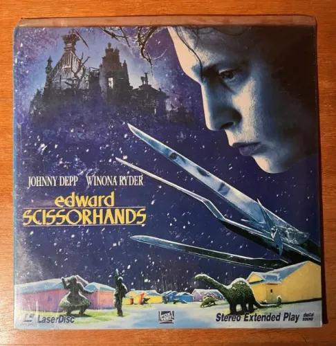 Laserdisc Edward Mãos de Tesoura (Edward Scissorhands) - RELÍQUIA AINDA NO PLÁSTICO - RARO