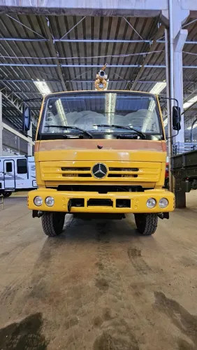 MB 1718 4x4 Combate a incêndio (Bombeiro)