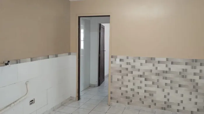 Alugo apto em colombo