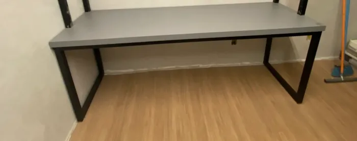 MESA DE MDF COM BASE DE FERRO 2,00x60 NOVA OU TROCO SOM AUTOMOTIVO 