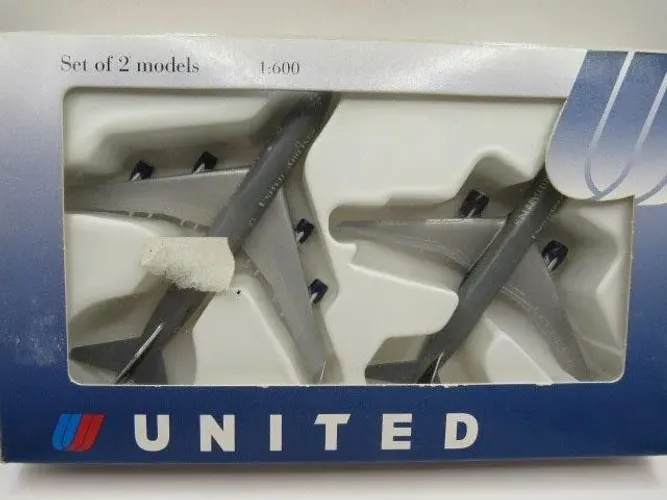 AVIAÇÃO - Caixa com 02 Miniaturas de AERONAVES / AVIÕES da UNITED, na embalagem original