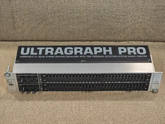 ULTRAGRAPH PRO - Behringer FBQ3102