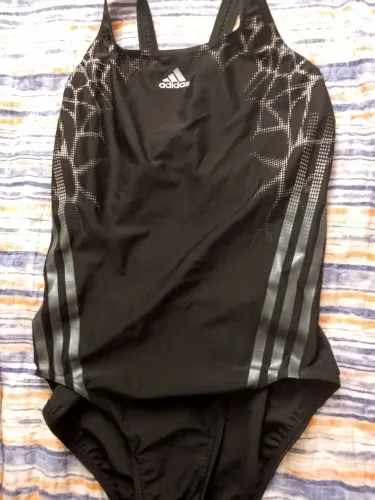 Maiô Adidas novo