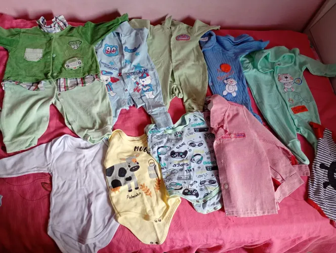 Lote de roupa bebê menino P 46pçs