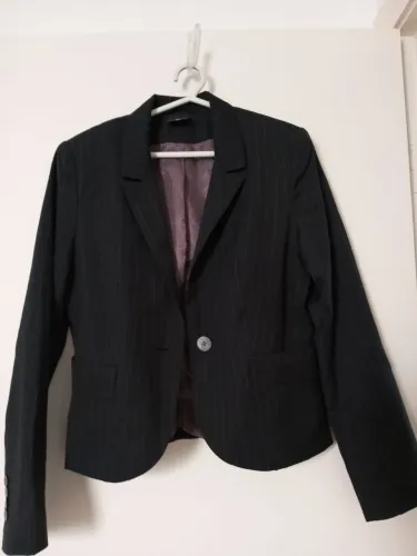 Blazer feminino preto riscas lilás 